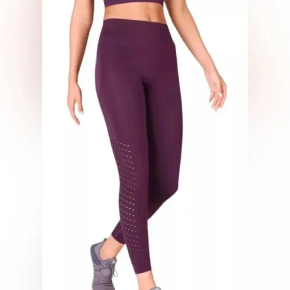 Fabletics Sync High-Waisted Perforated Leggings size Small